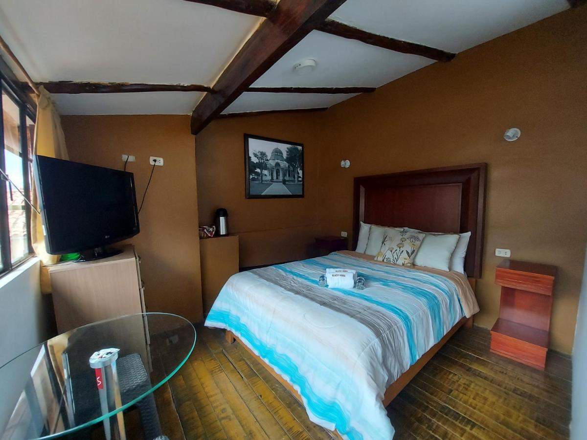 Blacky Hostel And Apartments (Adults Only) Cusco Ruang foto