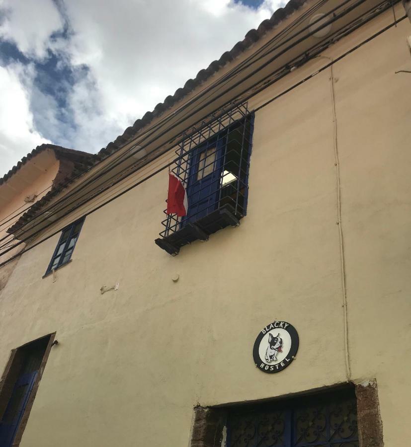 Blacky Hostel And Apartments (Adults Only) Cusco Bagian luar foto